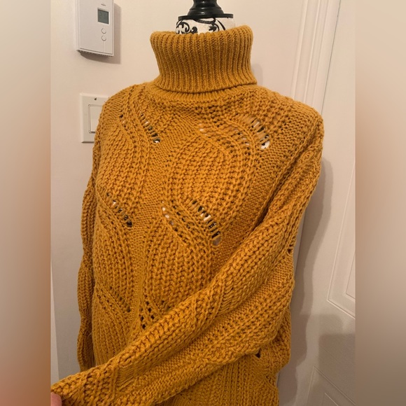 Beautiful mustard sweater. - Picture 2 of 3